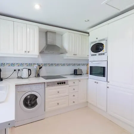 Apartment Hp103 - Spacious 2 Bed Ground Floor Marbella