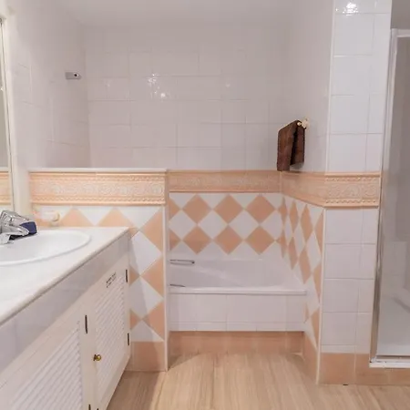 Apartment Hp103 - Spacious 2 Bed Ground Floor Marbella